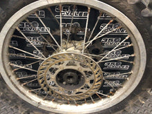 Load image into Gallery viewer, 1997 97-02 KX125 KX250 J19X1.85 REAR WHEEL ASMBY HUB RIM BRAKE ROTOR 41034-1301
