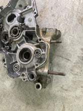 Load image into Gallery viewer, 1997 KAWASAKI KX125 RIGHT CRANKCASE HALF 14001-1248
