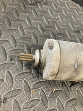 Load image into Gallery viewer, 1994 Yamaha XJ600 Seca 2 Starter Motor Assembly 4HM-81890-10-00
