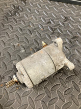 Load image into Gallery viewer, 1994 Yamaha XJ600 Seca 2 Starter Motor Assembly 4HM-81890-10-00
