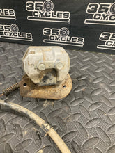 Load image into Gallery viewer, 05 1999- 2014 Honda Trx400ex 400EX SPORTRAX Oem Rear Brake Caliper 43250-HN1-006

