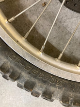 Load image into Gallery viewer, 1997 86-19 RM80 RM85 J17X1.40 FRONT WHEEL HUB ROTOR ASMBL BRAKE 17” 54111-02B42
