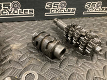 Load image into Gallery viewer, 2003 SUZUKI RM85 RM85L K3 OEM ENGINE TRANSMISSION TRANNY ASSEMBLY GEARS
