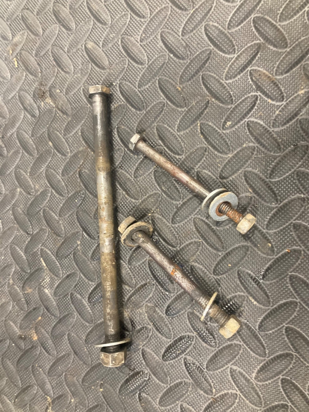 02-23 SUZUKI RM 85 RM 85L OEM MOTOR MOUNT BOLTS Swing arm bolt
