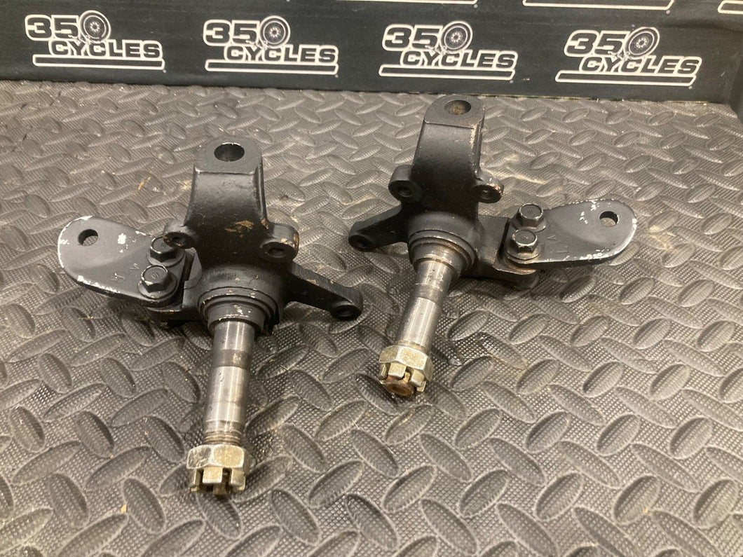 90-13 Yamaha warrior  Front Spindle Spindles Left Right Knuckle Warrior 350