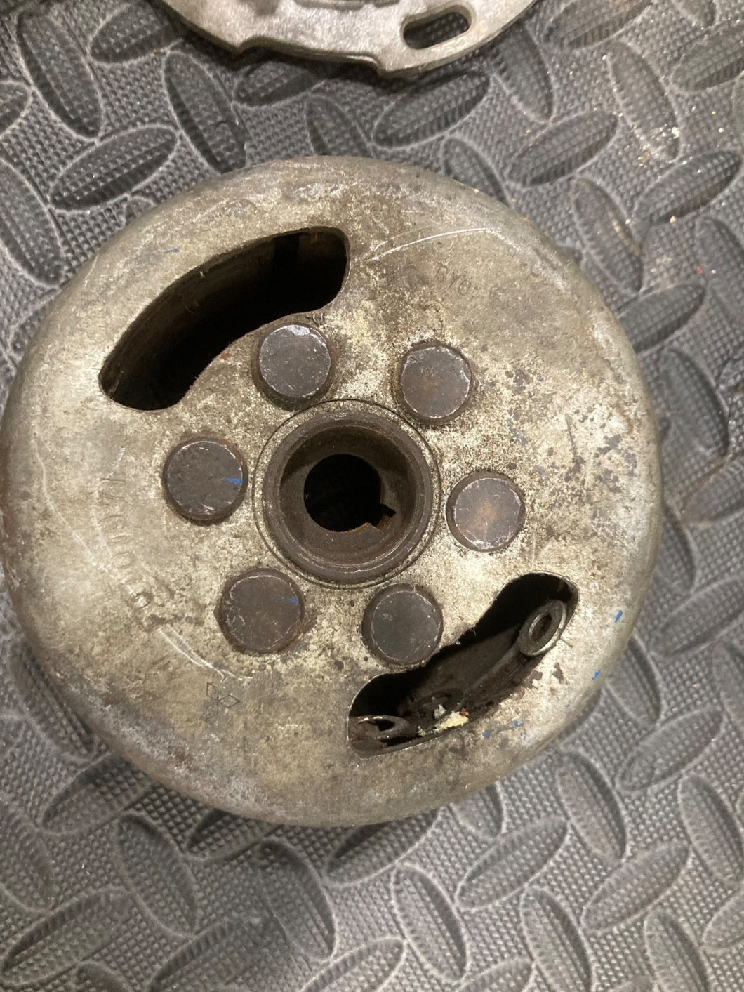 1977 Yamaha DT250 DT 250Enduro flywheel magneto OEM