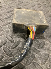Load image into Gallery viewer, 1988 YAMAHA YFM350 X WARRIOR OEM CDI UNIT  2XK-85540-20-00  ECU, ECM, BRAIN
