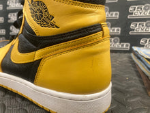 Load image into Gallery viewer, Nike Air Jordan 1 Retro OG High Pollen 555088-701 Men’s Size 10
