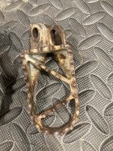 Load image into Gallery viewer, 2007 KTM 250 XCF-W foot Pegs Left And Right
