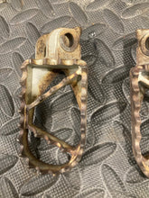 Load image into Gallery viewer, 2007 KTM 250 XCF-W foot Pegs Left And Right
