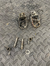 Load image into Gallery viewer, 1999-2008 KTM 50SX 60SX 65SX Foot Pegs 5460304000090 5460314000090
