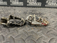 Load image into Gallery viewer, 1999-2008 KTM 50SX 60SX 65SX Foot Pegs 5460304000090 5460314000090

