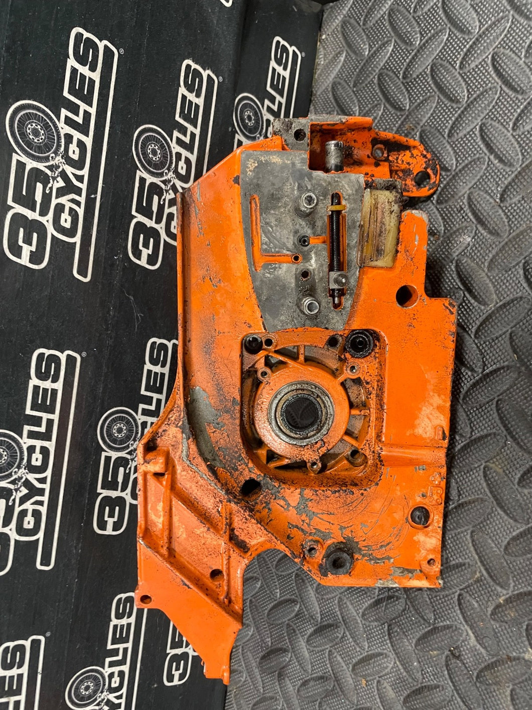 GENUINE OEM CRANKCASE FITS HUSQVARNA  394XP 395XP 503468002