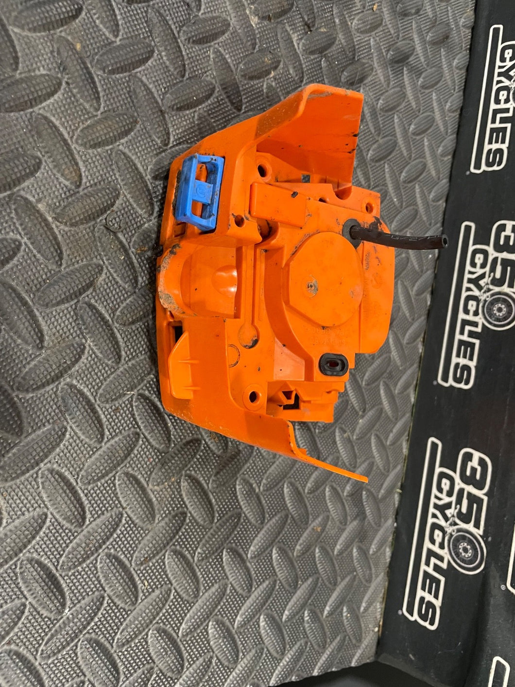 HUSQVARNA OEM 395XP Carburetor Base 394XP 503-97-63 #LK-VA0C