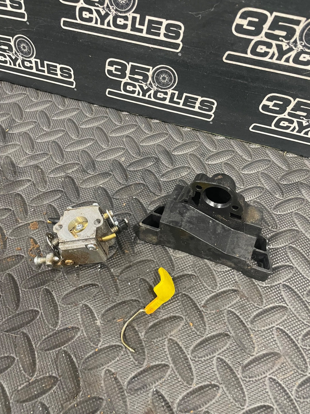 Carb Carburetor air box  For Homelite 42cc   Chainsaw  UT-1054