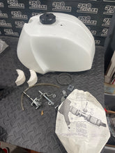 Load image into Gallery viewer, Acerbis Italian oversized Yamaha gas tank fuel petrol XT500
