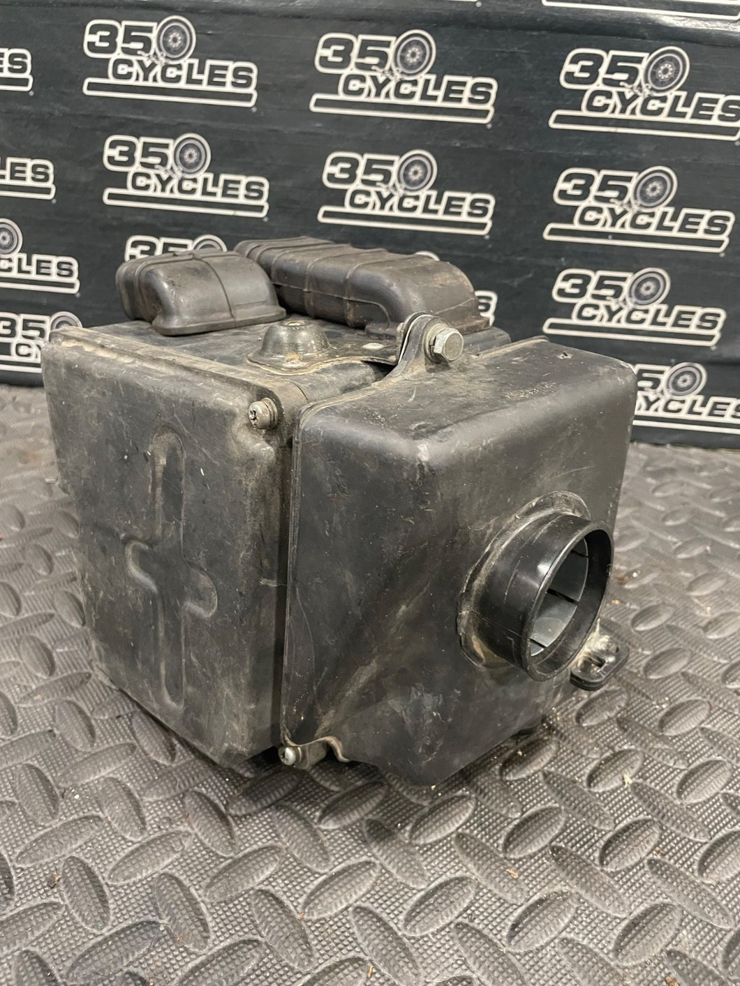1980 Yamaha xt500 Air filter box SEE PHOTOS