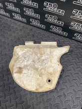Load image into Gallery viewer, Yamaha XT500 White Right Hand Side Cover 4-047

