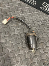 Load image into Gallery viewer, 1980 Yamaha XT500 XT 500 Ignition Key Lock Set
