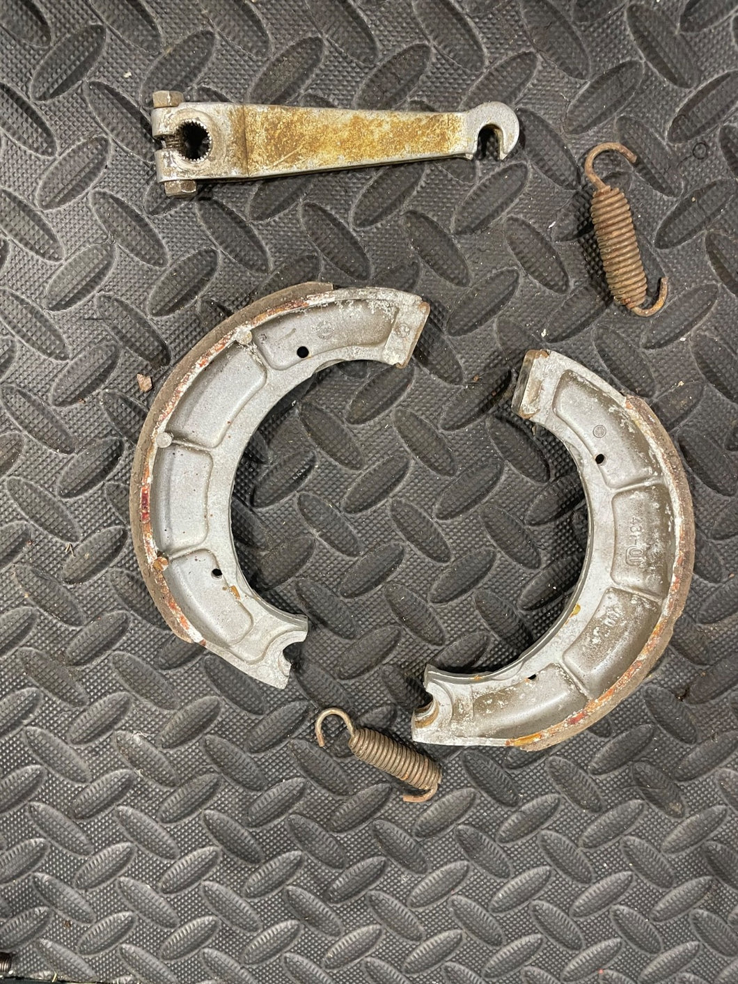 for Yamaha XT500 1976-1979 1980-1989 Rear Brake Shoes