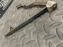 Load image into Gallery viewer, 1976 - 1981 Yamaha TT500 TT 500 XT500 XT Complete Timing Chain Tensioner Guide
