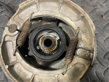 Load image into Gallery viewer, 1980 Yamaha XT 500 Enduro 500 OEM GOOD! Rear Brake Drum Lever Arm Plate Hub

