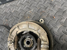 Load image into Gallery viewer, 1980 Yamaha XT 500 Enduro 500 OEM GOOD! Rear Brake Drum Lever Arm Plate Hub
