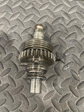 Load image into Gallery viewer, 1980 Yamaha XT500 XT 500 kicker gear shaft assembly
