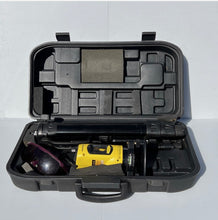 Load image into Gallery viewer, Invetek Self Adjusting Laser Level
